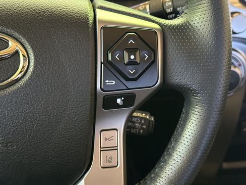 Used 2023 Toyota 4Runner Limited AWD/4WD image 32