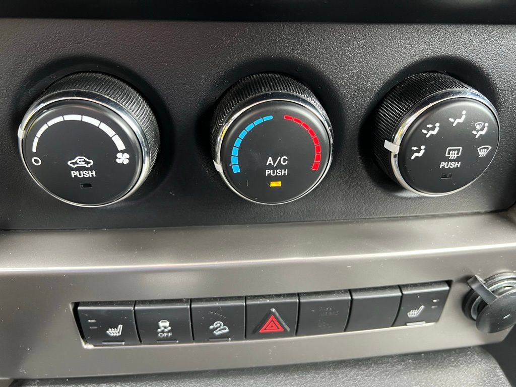 Used 2012 Jeep Liberty Sport AWD/4WD image 34