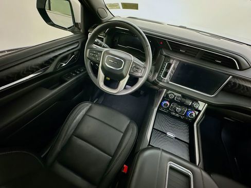 Used 2023 GMC Yukon Denali w/ LPO, Floor Liner Package AWD/4WD image 9