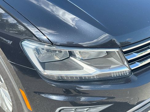 Used 2018 Volkswagen Tiguan SE FWD image 32