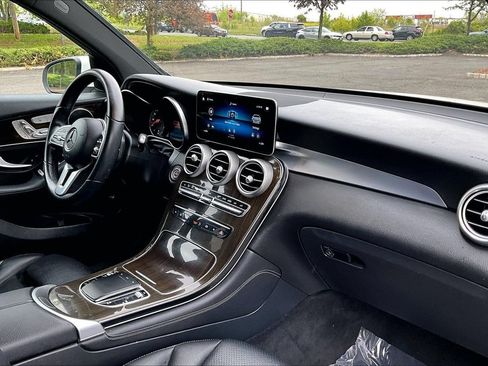 Used 2020 Mercedes-Benz GLC 300 4MATIC image 12