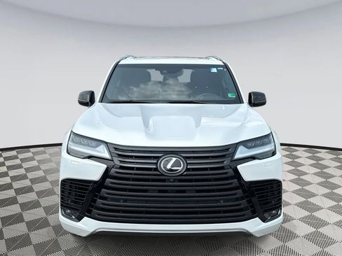 Used 2024 Lexus LX 600 4WD w/ Premium Package image 6