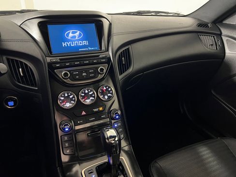 Used 2013 Hyundai Genesis 3.8 image 28