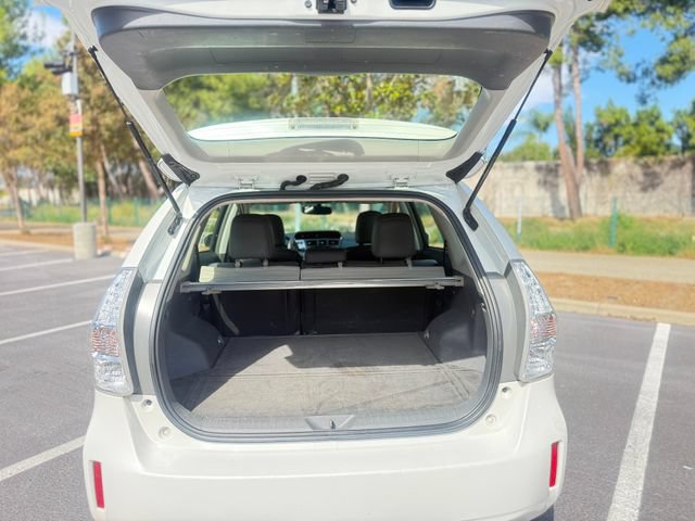 Used 2014 Toyota Prius V Five FWD image 11