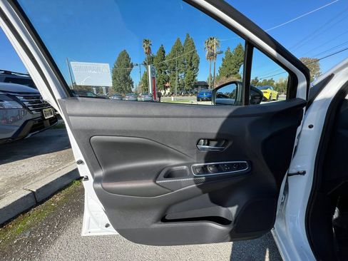 Certified 2025 Nissan Versa SR w/ Trunk Package image 13