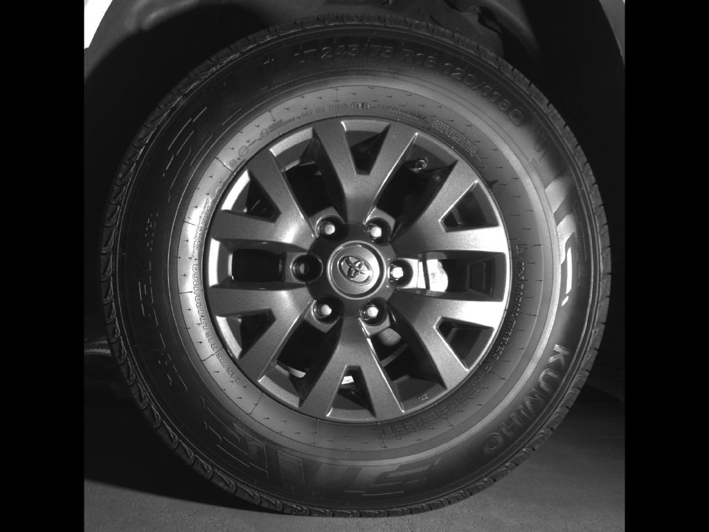 Used 2021 Toyota Tacoma SR5 AWD/4WD image 9