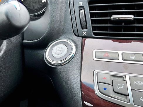 Used 2018 INFINITI Q70 L 3.7 image 27