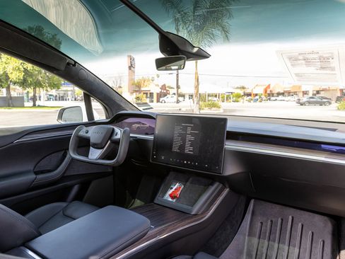 Used 2023 Tesla Model X AWD/4WD image 35