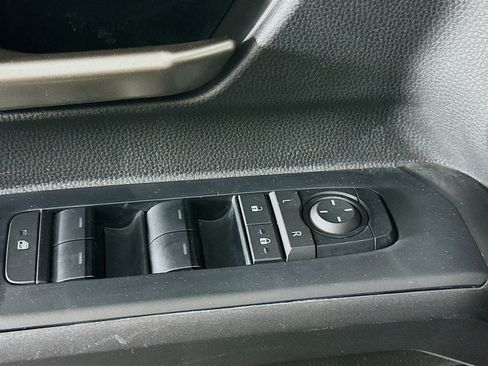 Used 2025 Toyota Tacoma TRD Off-Road image 15