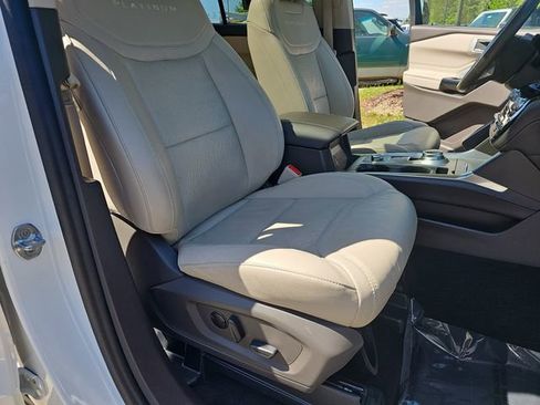 Used 2023 Ford Explorer Platinum w/ Technology Package AWD/4WD image 10