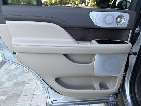 Used 2023 Lincoln Navigator Reserve RWD image 15