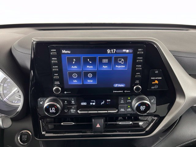 Used 2022 Toyota Highlander XLE AWD/4WD image 26