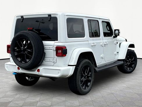 Used 2021 Jeep Wrangler Unlimited Sahara AWD/4WD image 6