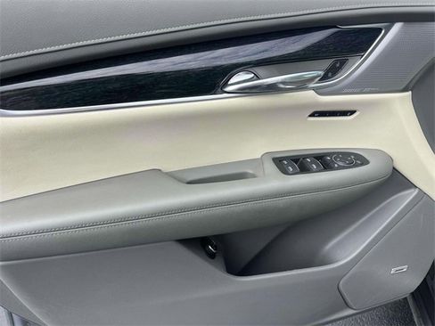 Used 2023 Cadillac XT6 Premium Luxury image 26