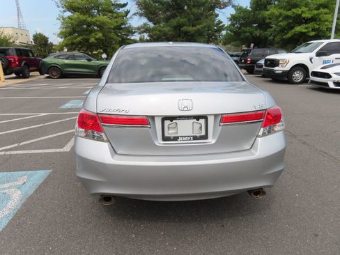Used 2011 Honda Accord EX-L image 6