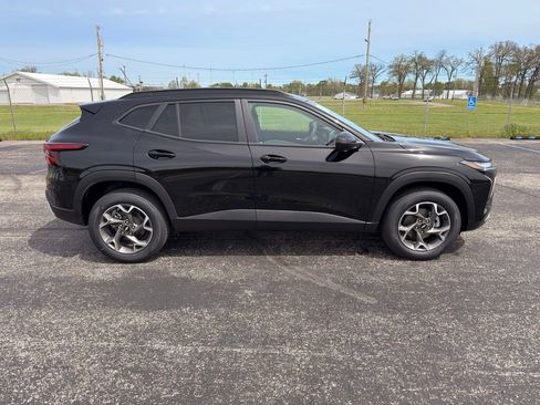 New 2026 Chevrolet Trax LT FWD image 5