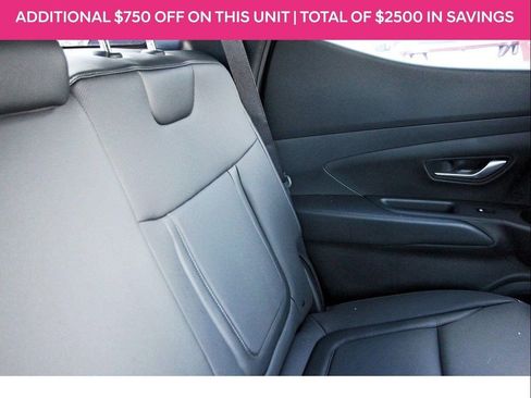 Used 2026 Hyundai Santa Cruz SEL FWD image 11