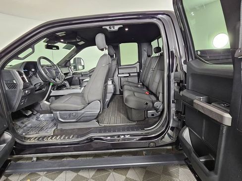 Used 2020 Ford F150 XLT w/ Equipment Group 302A Luxury AWD/4WD image 18