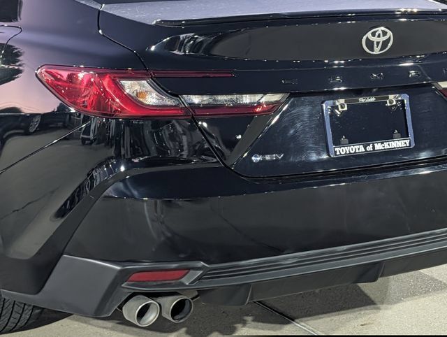 Used 2025 Toyota Camry SE FWD image 8