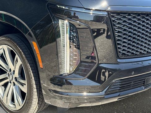 Used 2026 Cadillac Escalade Platinum Sport image 9