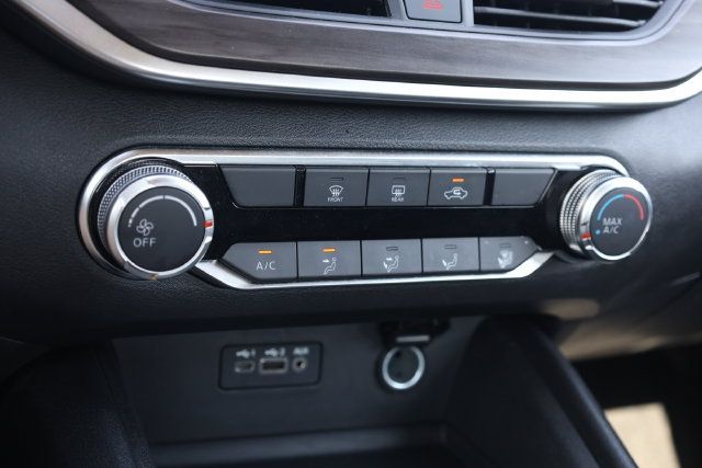 Used 2025 Nissan Altima 2.5 SV FWD image 23