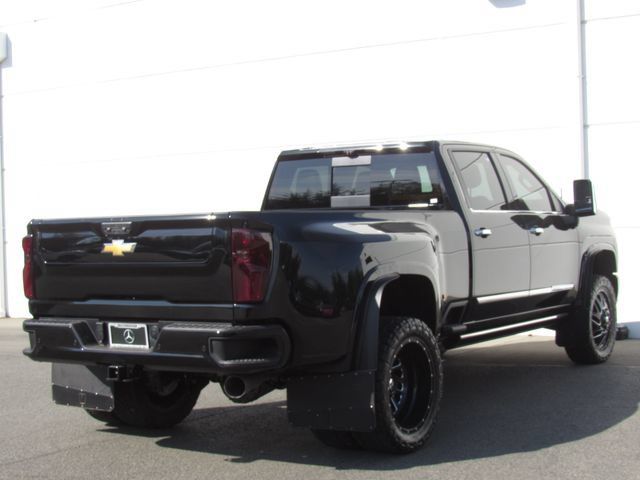Used 2025 Chevrolet Silverado 3500 High Country w/ High Country Premium Package AWD/4WD image 6