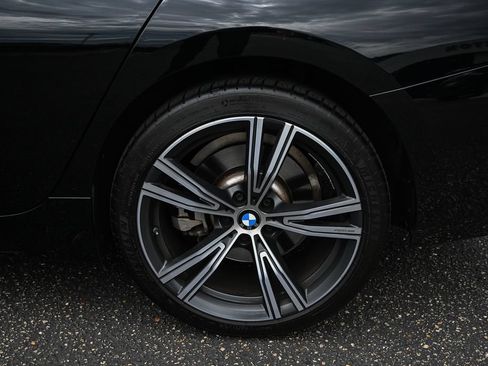 Used 2023 BMW 330i xDrive Sedan w/ Premium Package AWD/4WD image 13