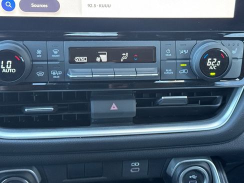 Used 2025 Toyota Grand Highlander AWD image 25
