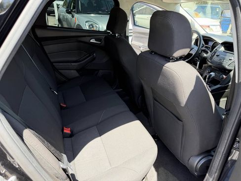 Used 2016 Ford Focus SE w/ SE Cold Weather Package FWD image 14