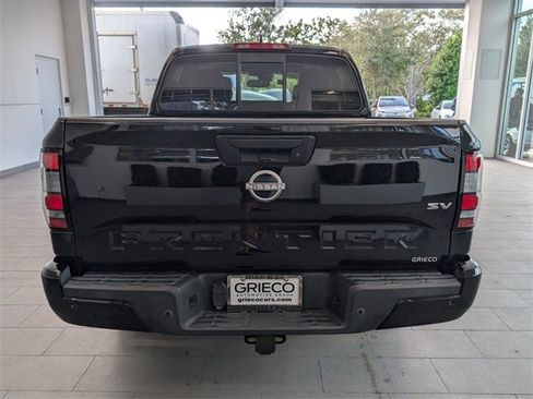 Used 2022 Nissan Frontier SV w/ SV Premium Package image 11