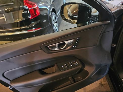 Certified 2025 Volvo XC60 B5 Core AWD/4WD image 19