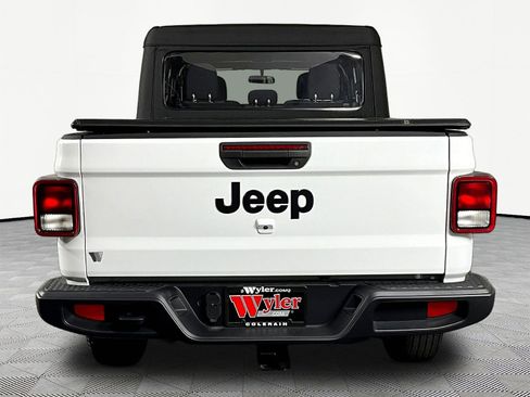 Used 2023 Jeep Gladiator Sport w/ Trailer Tow Package AWD/4WD image 5