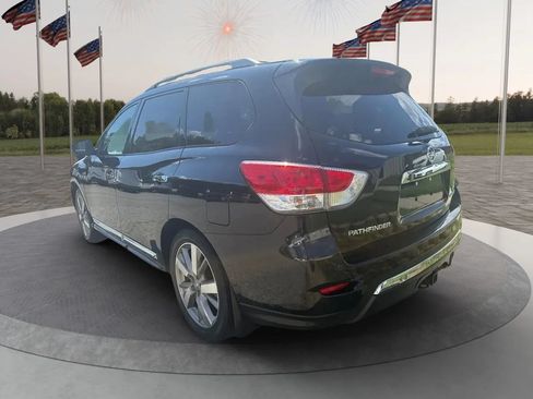 Used 2015 Nissan Pathfinder Platinum FWD image 3