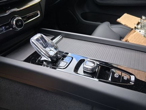 New 2026 Volvo XC60 T8 Ultra w/ Protection Package Premier AWD/4WD image 9