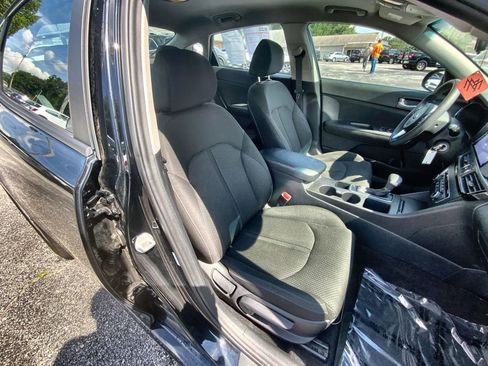 Used 2017 Kia Optima LX w/ Option Group 014 FWD image 25