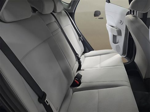 Certified 2025 Hyundai Kona SEL image 18