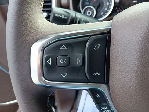 Used 2025 RAM 1500 Laramie image 15