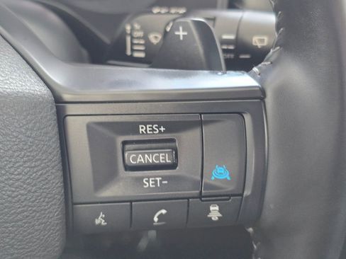 Used 2025 Nissan Rogue SV FWD image 15