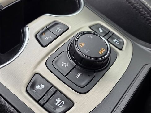 Used 2024 GMC Terrain Denali w/ Denali Premium Package image 18