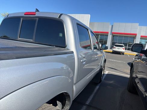 Used 2015 Toyota Tacoma PreRunner w/ TRD Sport Package image 7