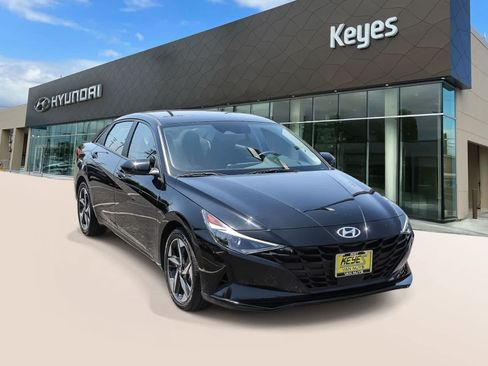 Certified 2023 Hyundai Elantra SEL w/ Convenience Package FWD image 3