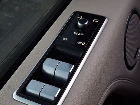 Used 2022 Land Rover Range Rover Westminster Edition image 23