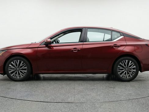Used 2025 Nissan Altima 2.5 SV FWD image 5