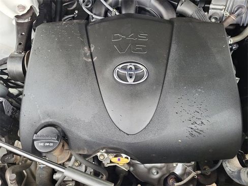 Used 2018 Toyota Highlander Plus image 31