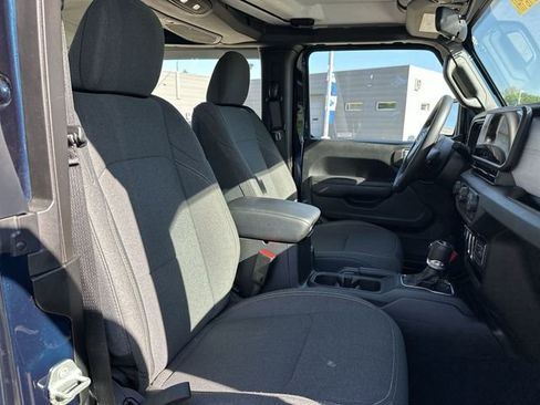 Used 2025 Jeep Wrangler Sport AWD/4WD image 26