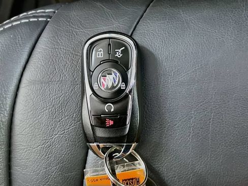 Used 2020 Buick Enclave Premium w/ Sun and Sites Package AWD/4WD image 33