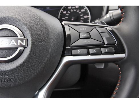 Certified 2025 Nissan Altima 2.5 SR FWD image 19
