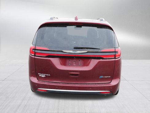 Used 2021 Chrysler Pacifica Limited w/ Uconnect Theater Family Group FWD image 6