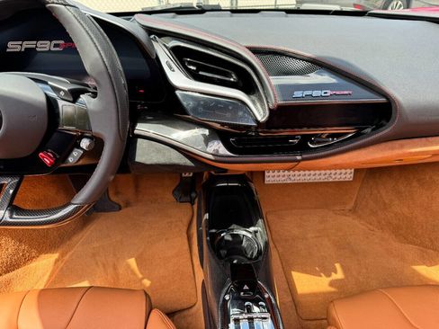 Used 2024 Ferrari SF90 Spider image 32