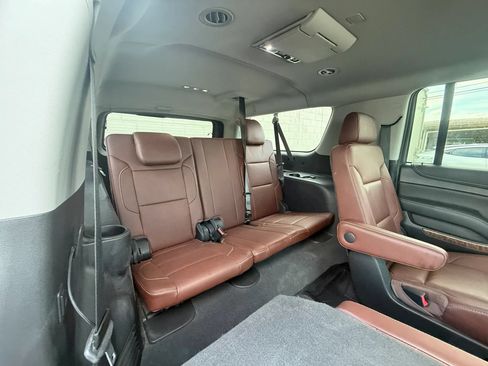 Used 2019 Chevrolet Suburban Premier w/ Premier Plus Edition AWD/4WD image 28
